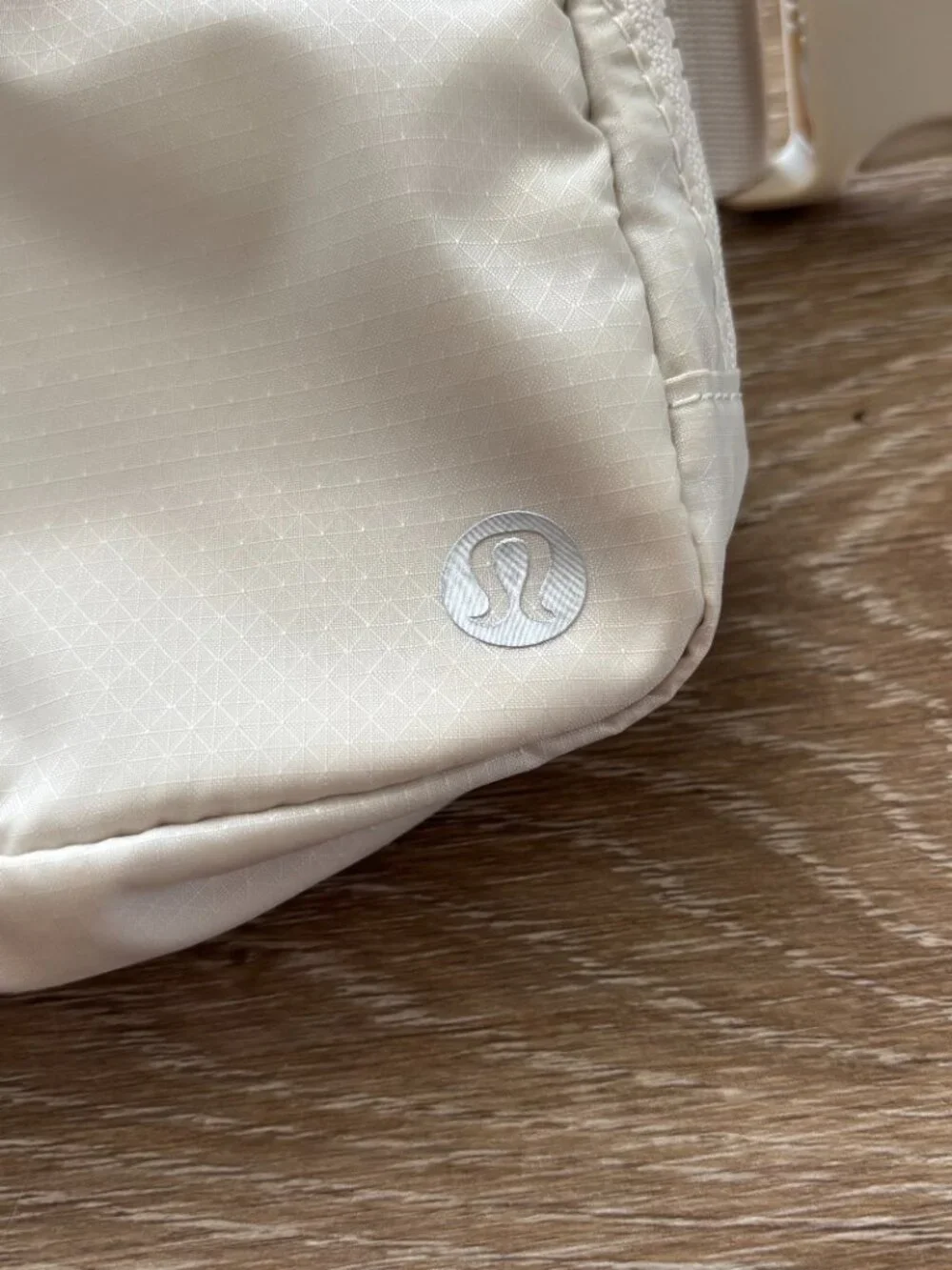 Lululemon Everywhere Belt Bag Original Style White Opal WHTO